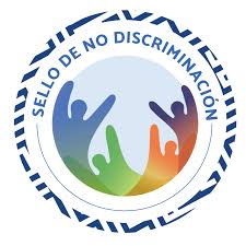 Logotipo circular con el texto Sello de No Discriminación rodeando coloridas figuras humanas estilizadas con los brazos levantados, que simbolizan poderosamente la inclusión y la diversidad.