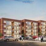 Montebonito Apartamentos ofrece modernos edificios de apartamentos con grandes ventanales y balcones, rodeados de coches aparcados y gente paseando por un aparcamiento, con árboles y un cielo despejado de fondo.