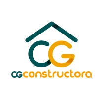 Logotipo de CG constructora con las letras CG bajo el contorno estilizado de un tejado, con CG constructora escrito debajo en texto verde azulado y naranja, representando proyectos de vivienda sobre fondo blanco.